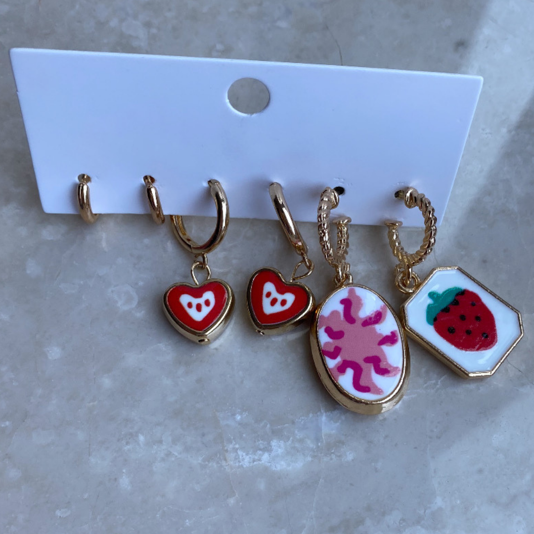 Marka Altılı Charm Küpe