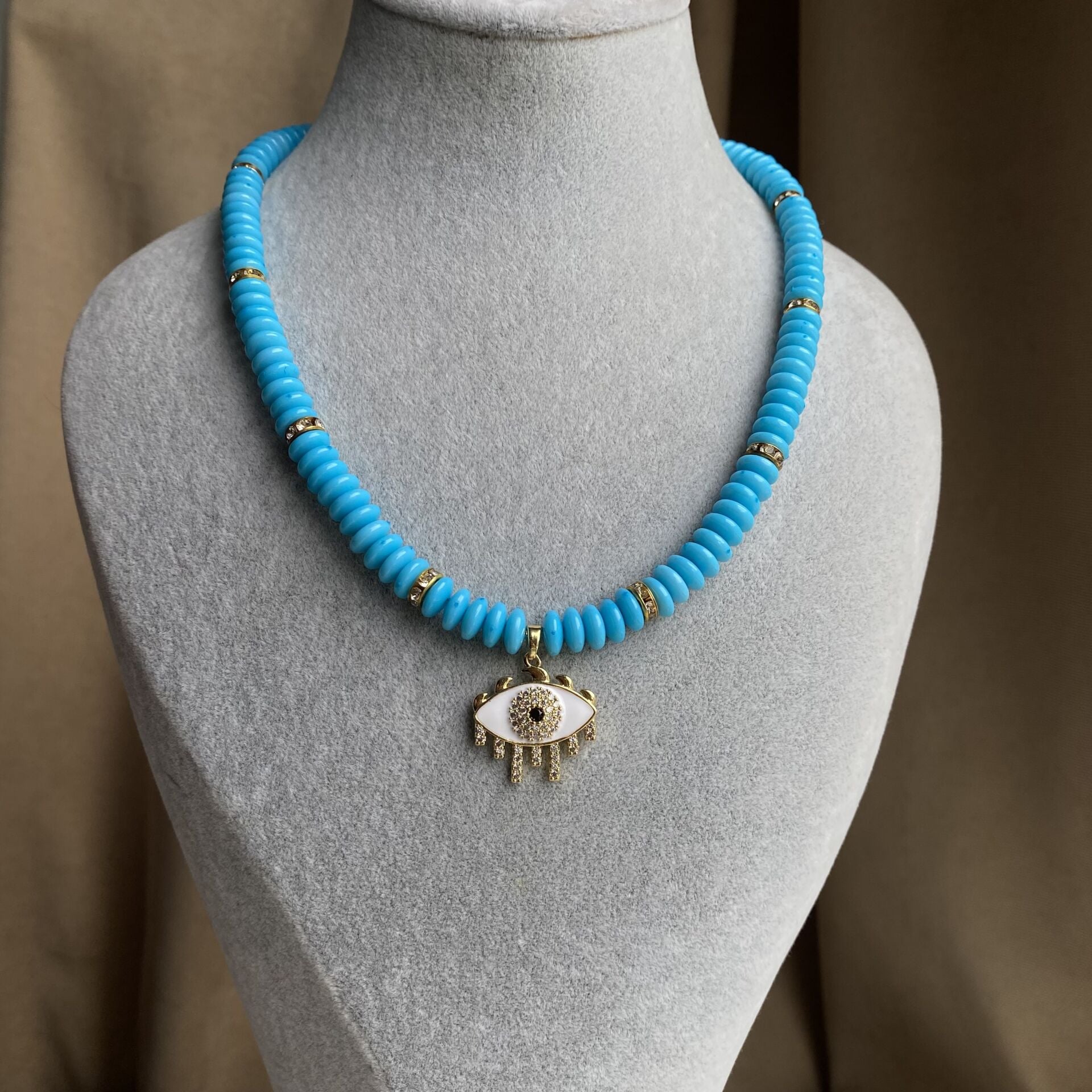 Zirkon Taşlı Beyaz Mineli Göz Kolye