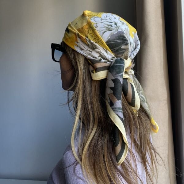 Sarı Kahve Çiçek Desenli Şal 70*70