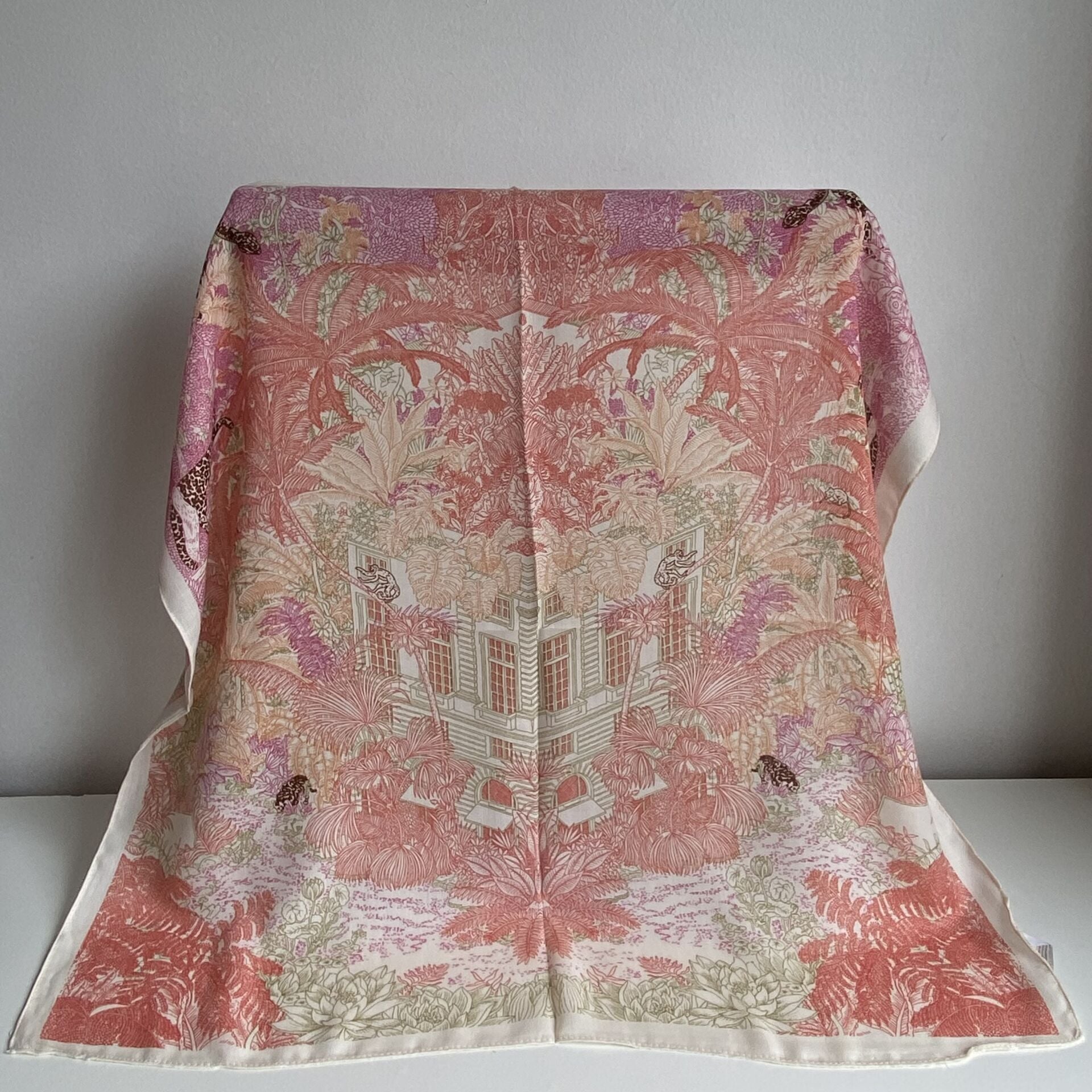 Yavruağzı Krem Desenli Şal 70*70