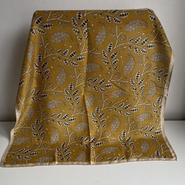 Hardal Çiçek Desenli Şal 70*70