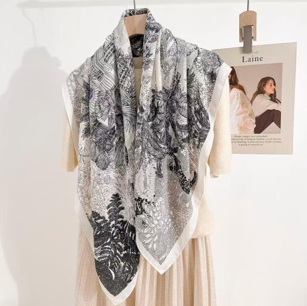 Siyah Füme Desenli Şal 90*90