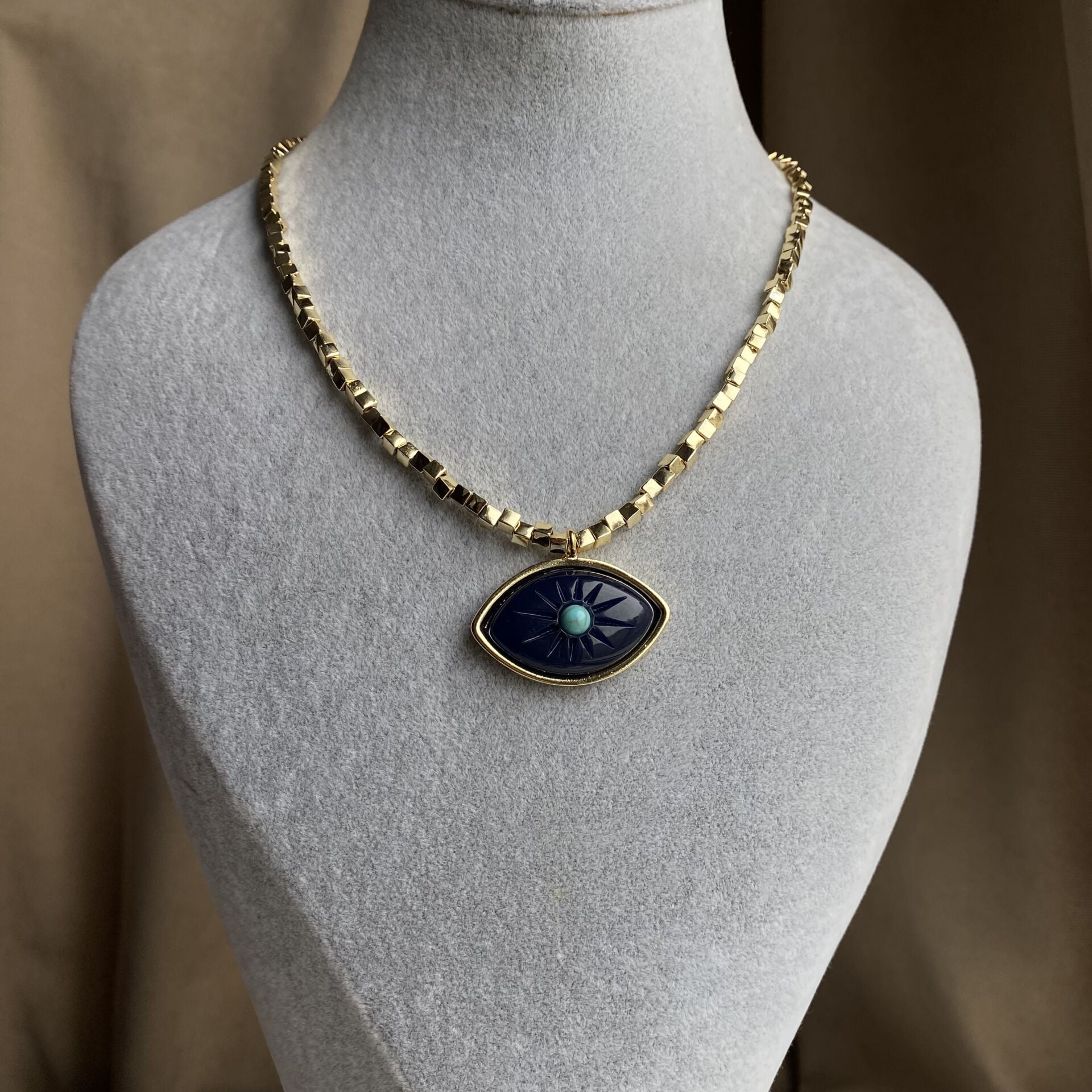 Laci Gözlü Gold Küp Kolye