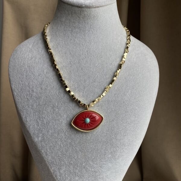 Kırmızı Gözlü Gold Küp Kolye