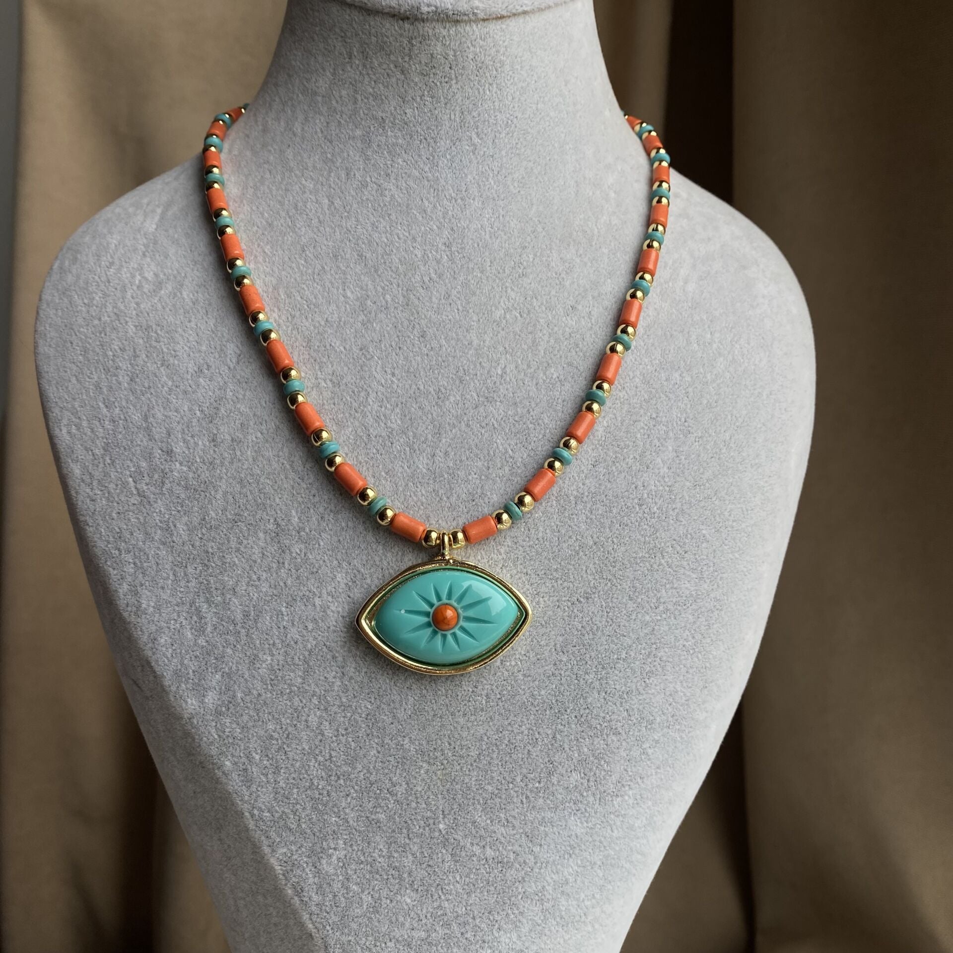 Yeşil Göz Turuncu Boncuklu Göz Kolye