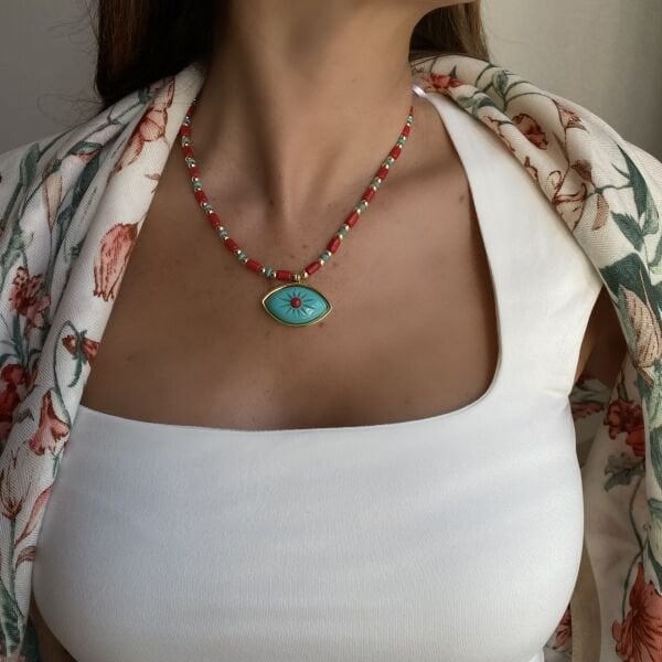 Yeşil Göz Kırmızı Boncuklu Kolye