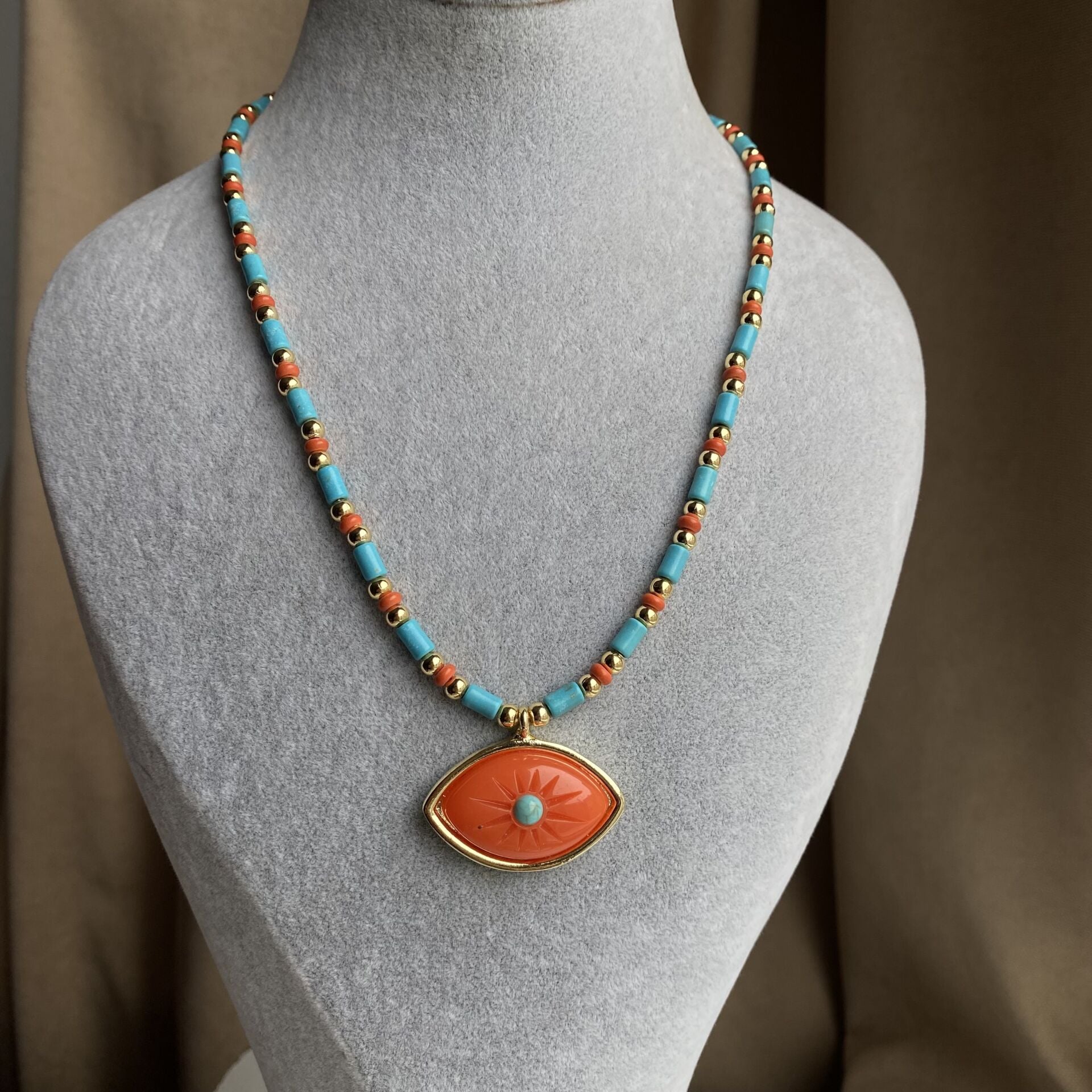 Turuncu Göz Mavi Boncuklu Kolye