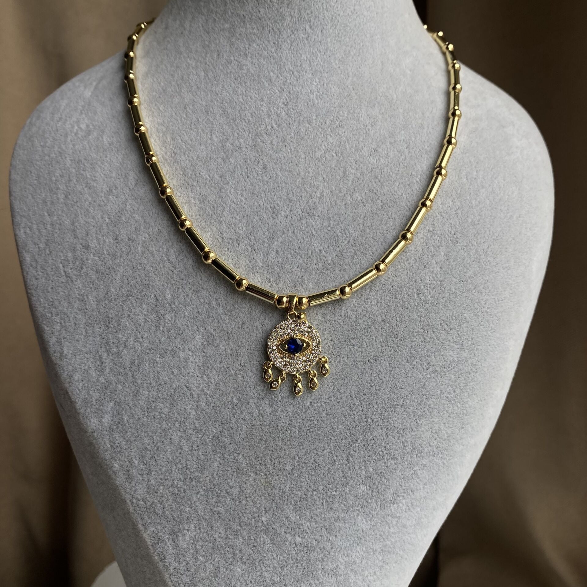 Sallantılı Laci Göz Kolye