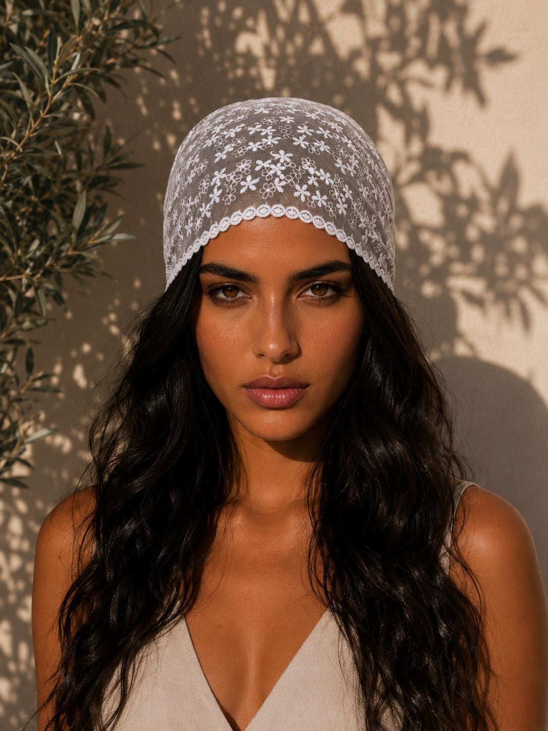 Çiçek Nakışlı Üçgen Tül Bandana