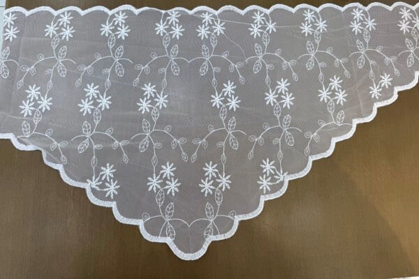 Çiçek Nakışlı Üçgen Tül Bandana