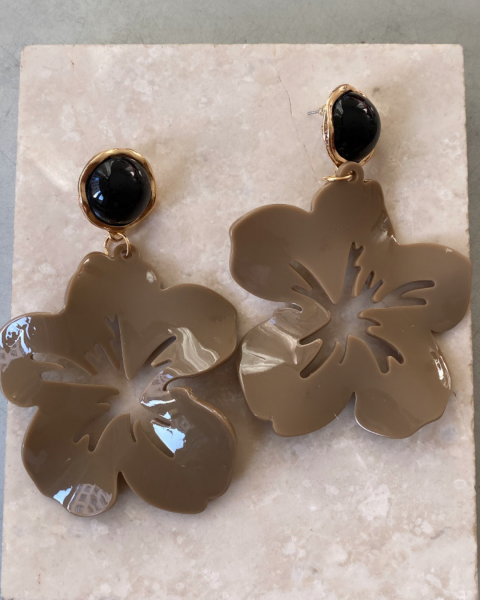 Marka Akrilik Çiçek Küpe- Açık Kahve