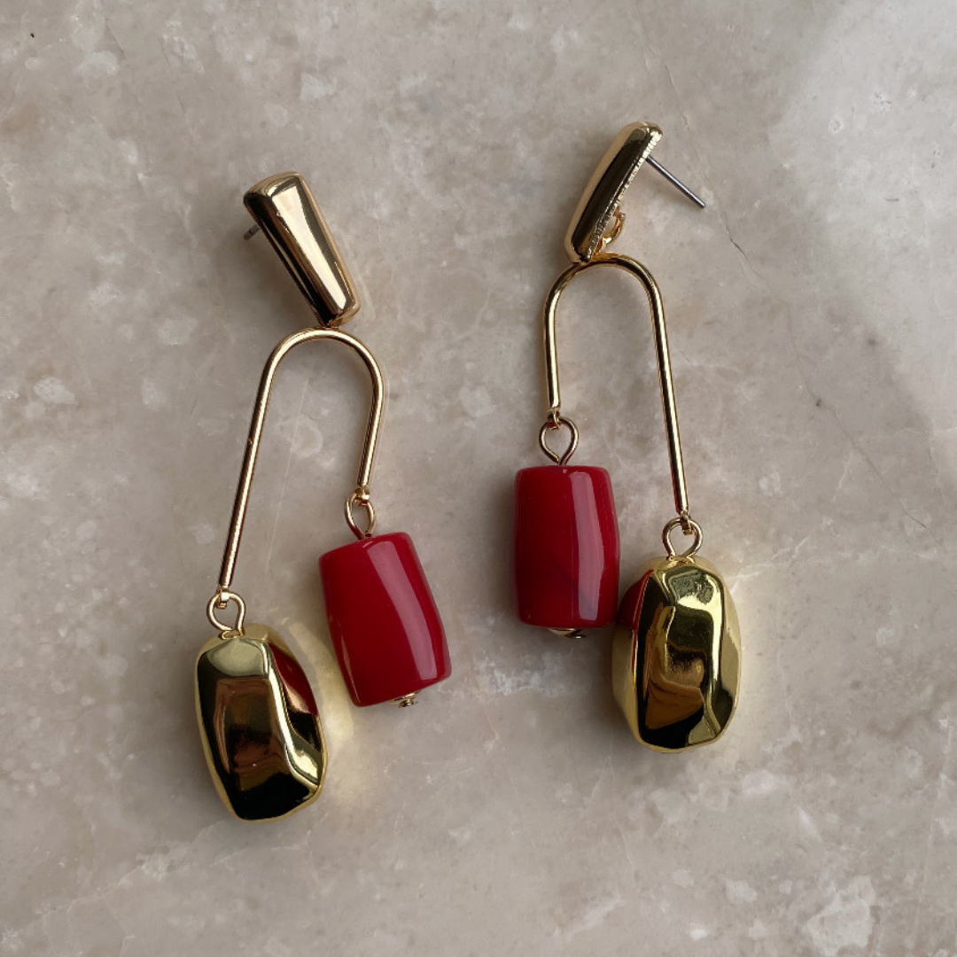 Marka Model Bordo Detaylı Küpe