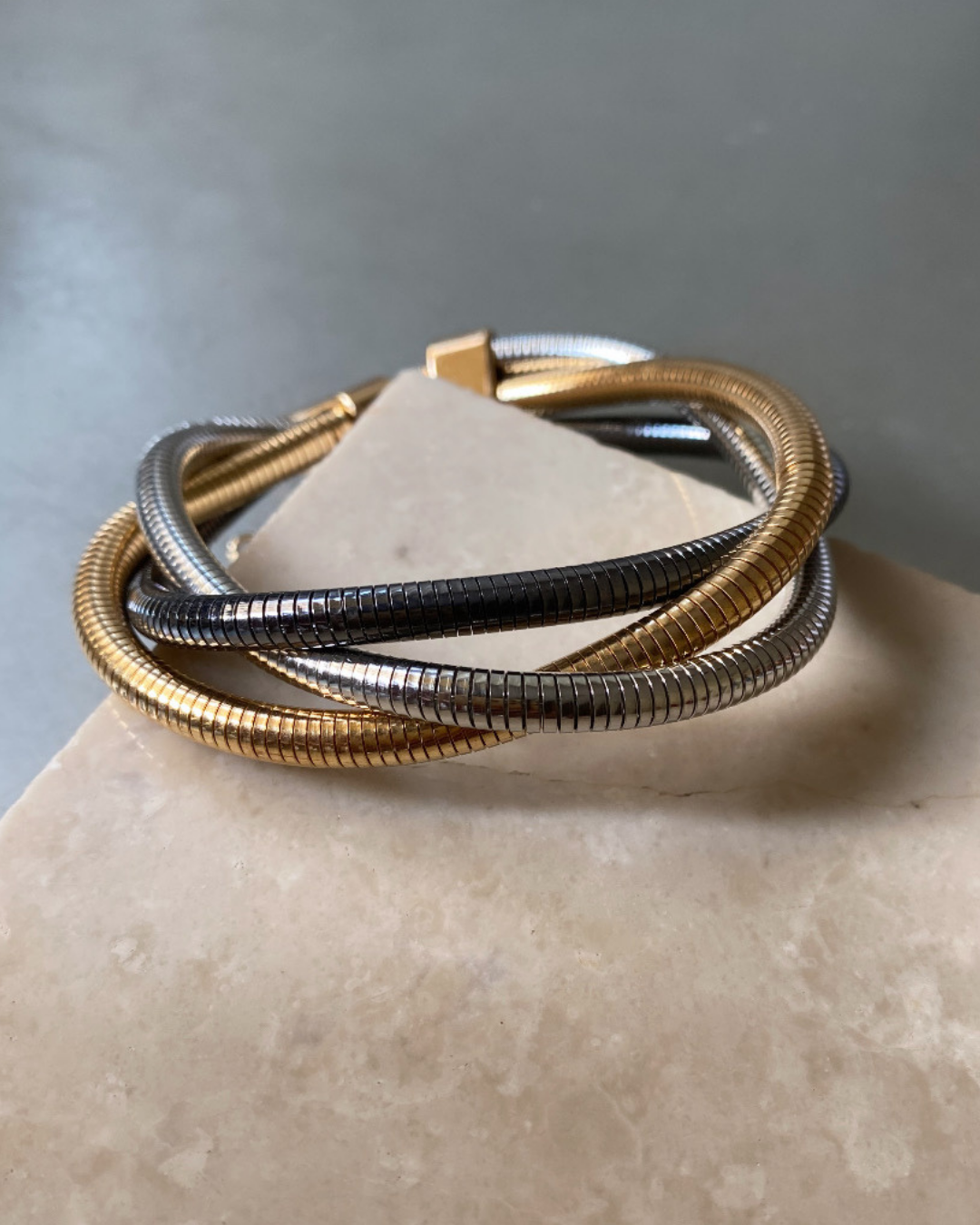 Altın Kaplama Üç Renkli Tel Bileklik