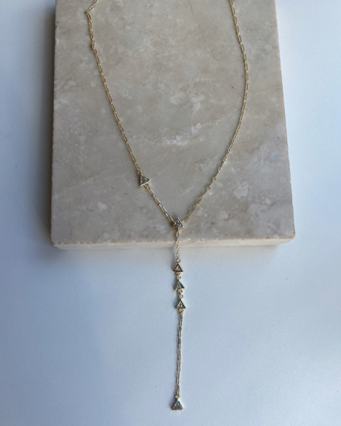 Özel Seri Üçgen Taşlı Y Dekolte Kolye