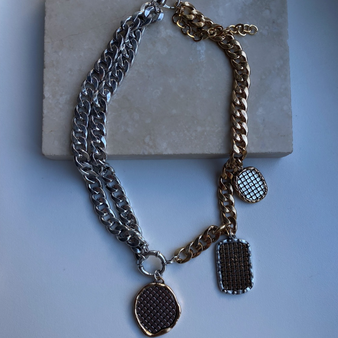 Marka Model Madalyon Kolye