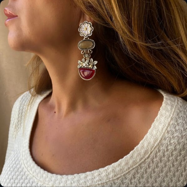 Marka Model Bordo Çiçek Küpe