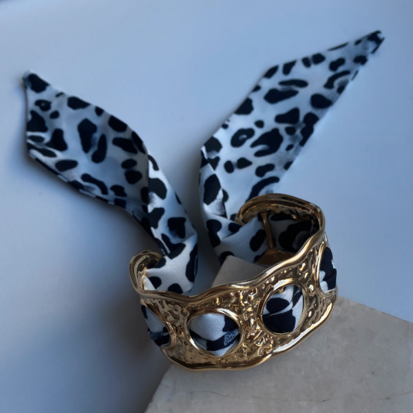 Fularlı Siyah Beyaz Leopar Bileklik