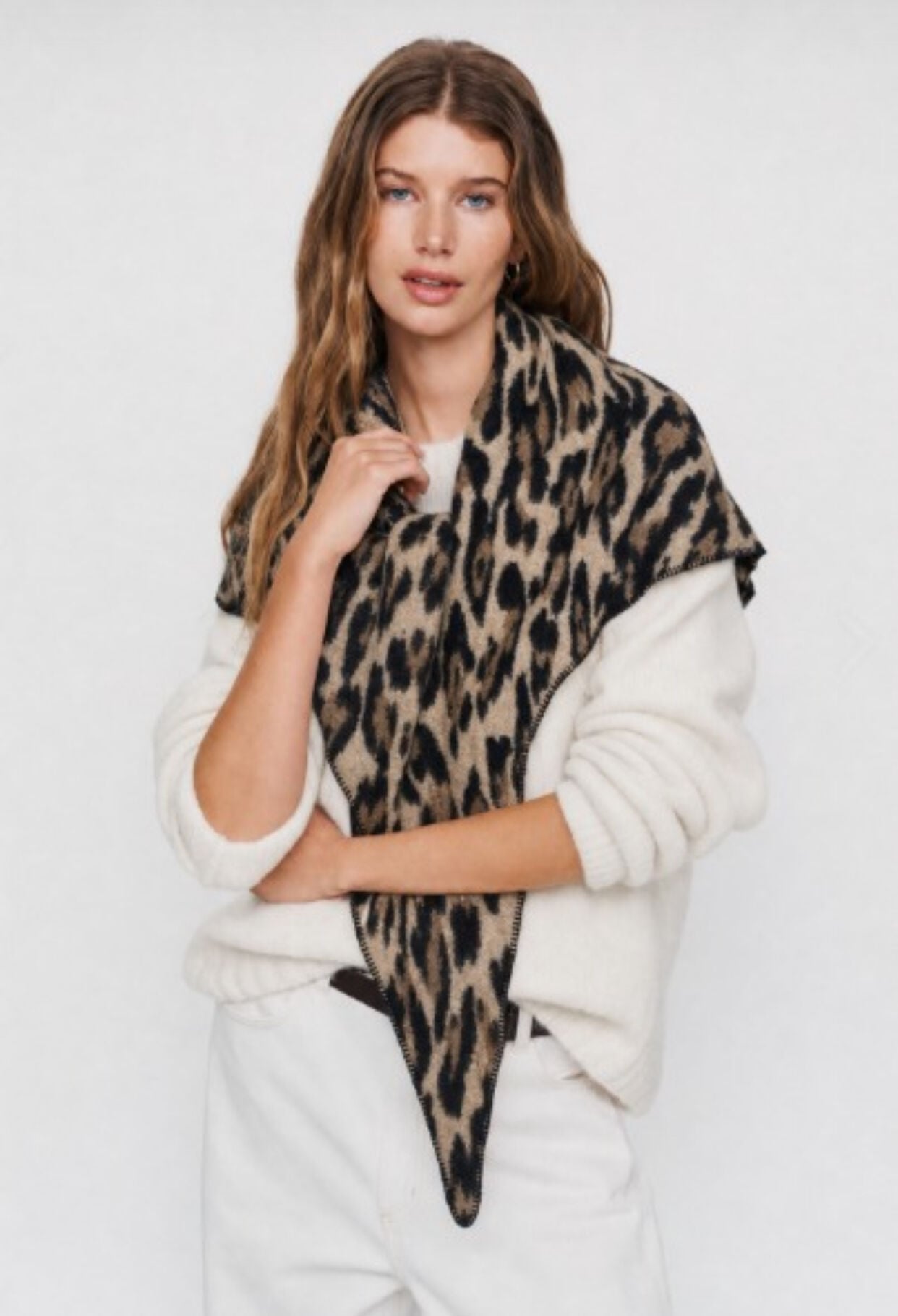 Leopar Yumoş Üçgen Şal