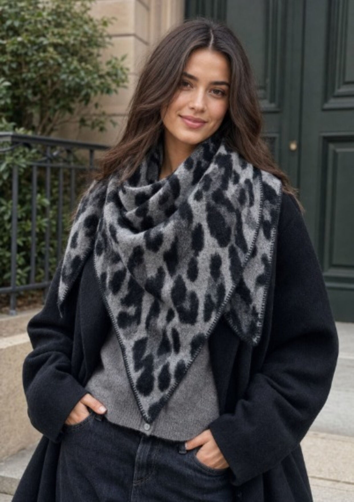 Gri Leopar Yumoş Şal