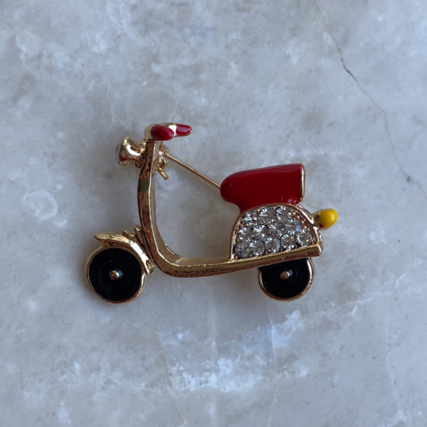 Scooter Broş