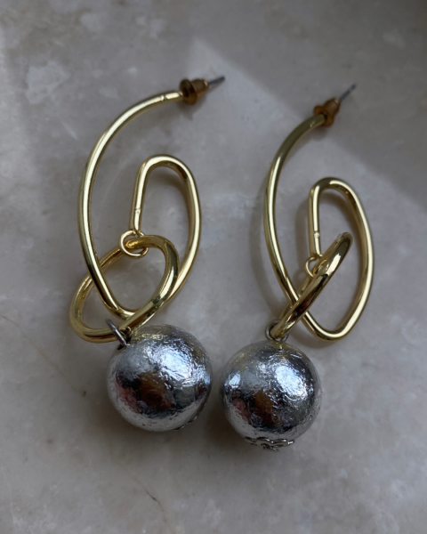 Marka Model Silver Top Detaylı Küpe