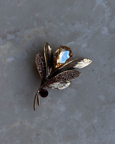 Taşlı Yaprak Broş
