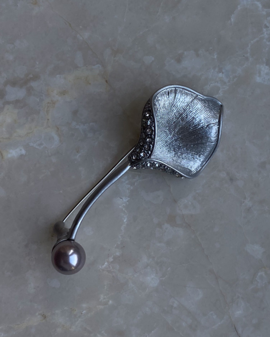 Silver İncili Yaprak Broş