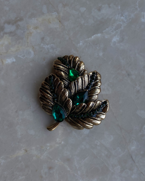 Yeşil Taşlı Yaprak Broş