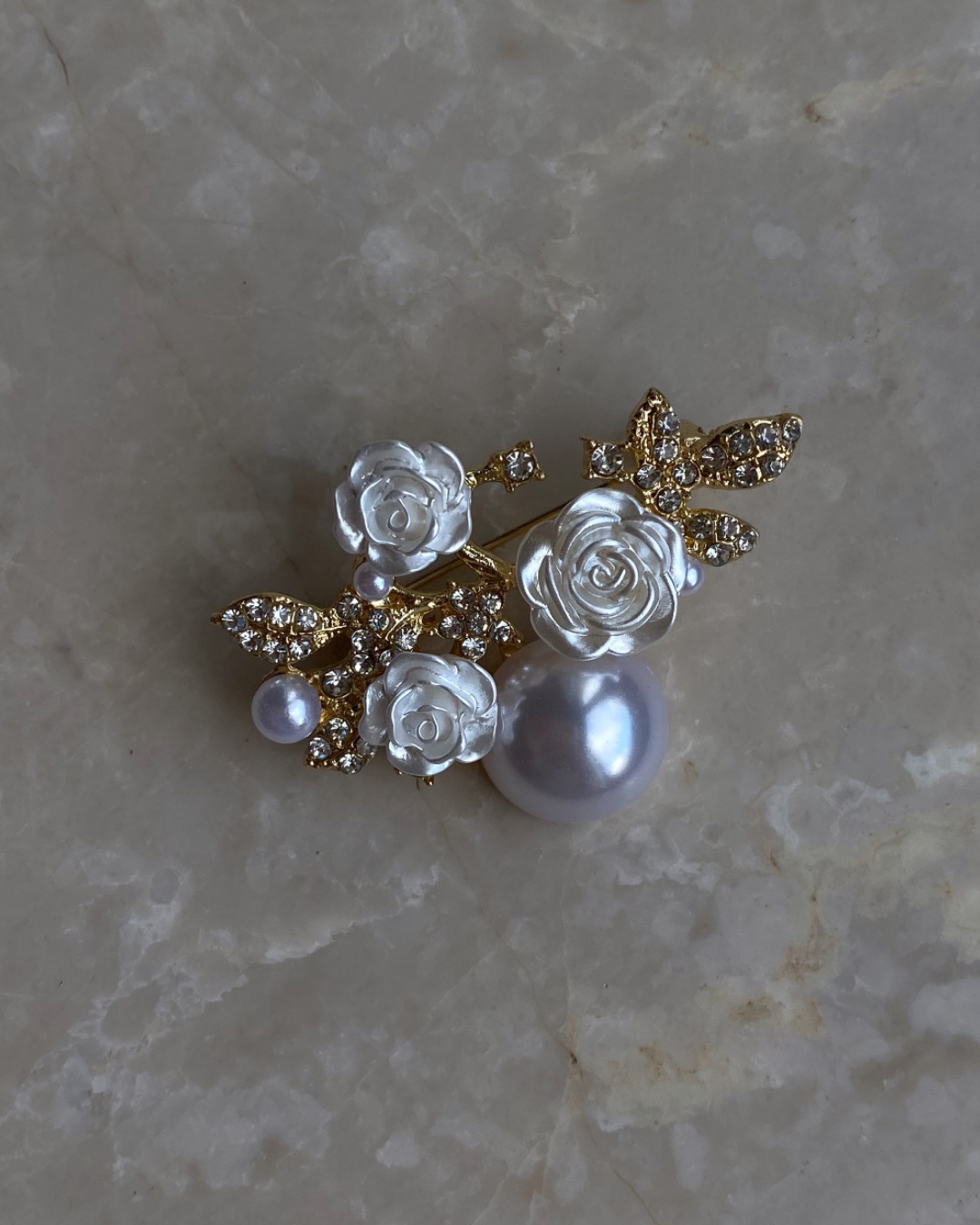 Çiçekli Taşlı Broş