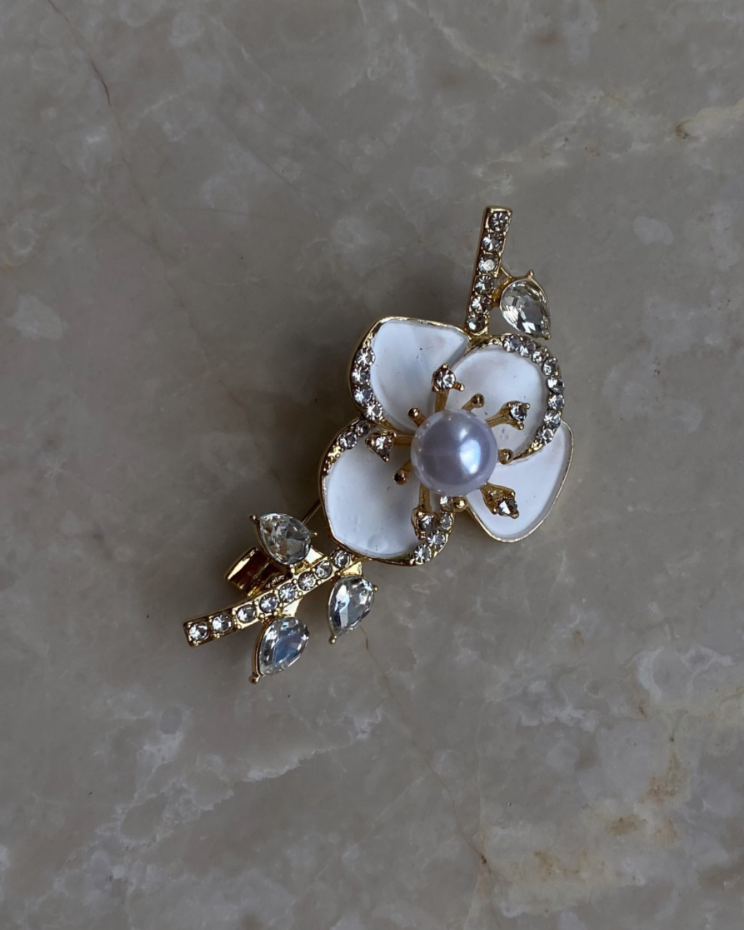 Çiçekli İncili Taşlı Broş