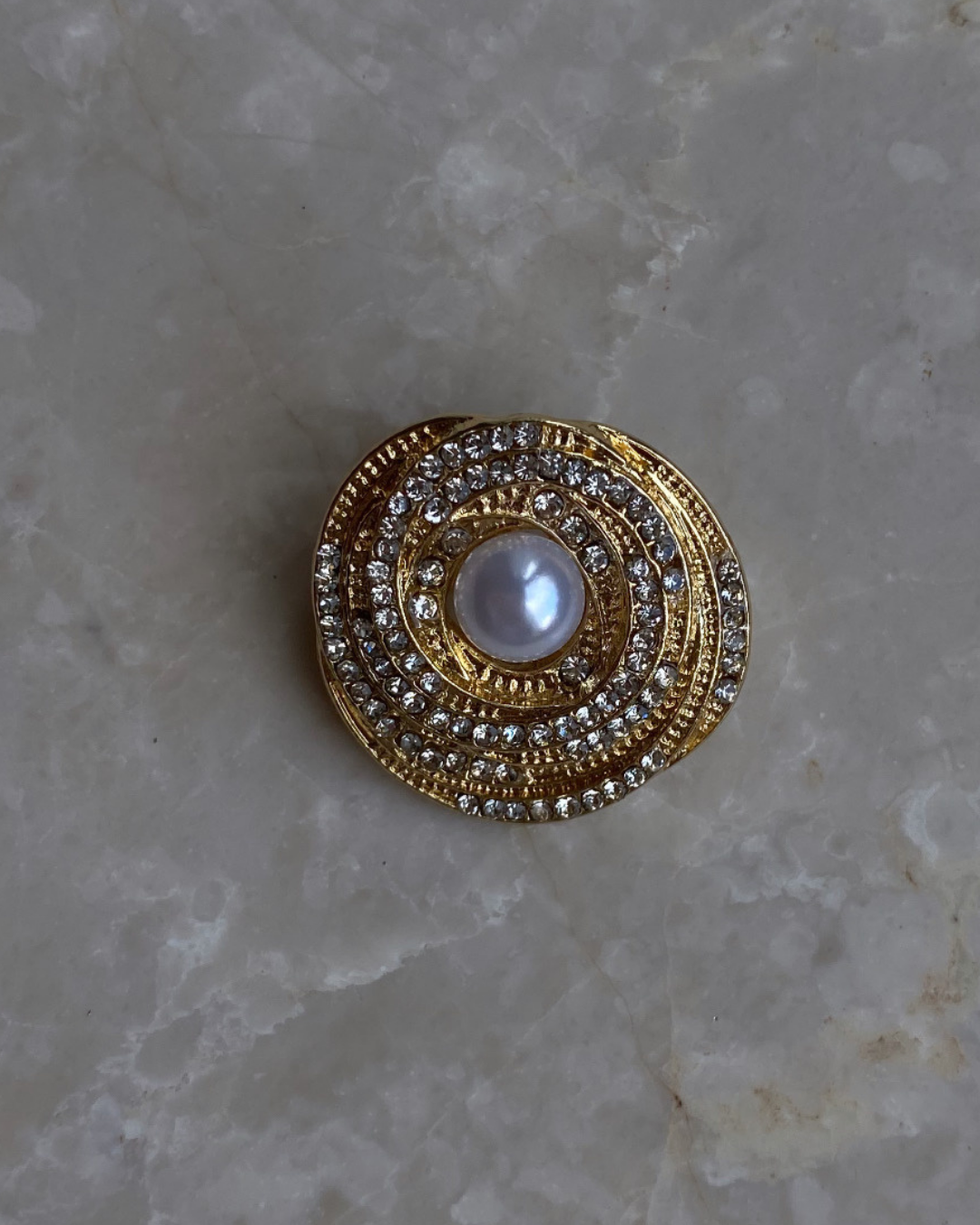 İncili Taşlı Broş