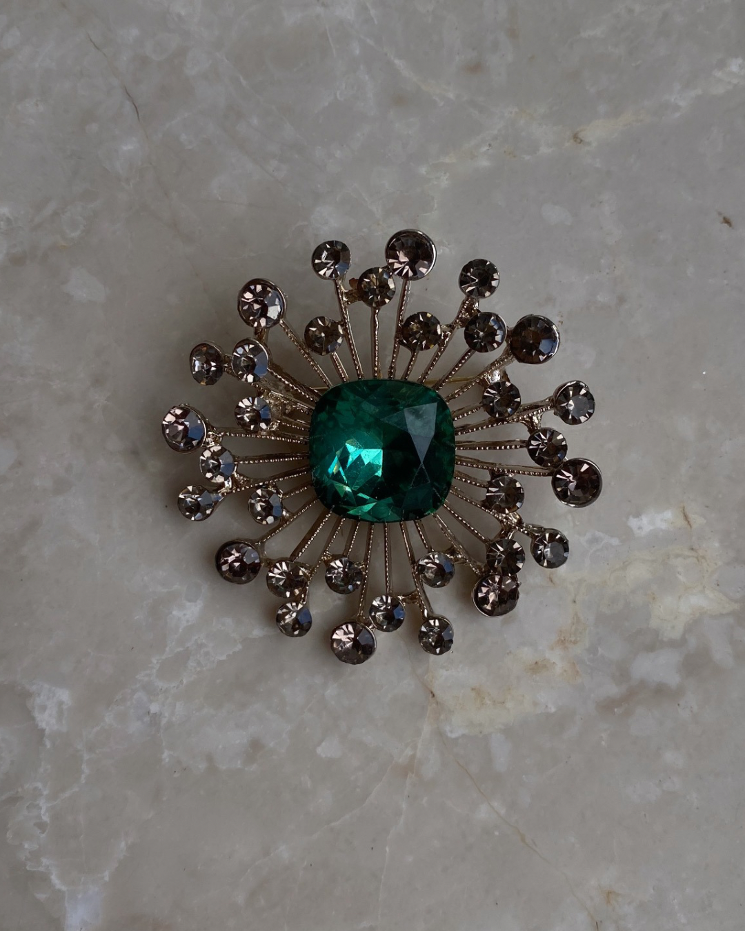 Yeşil Taşlı Broş
