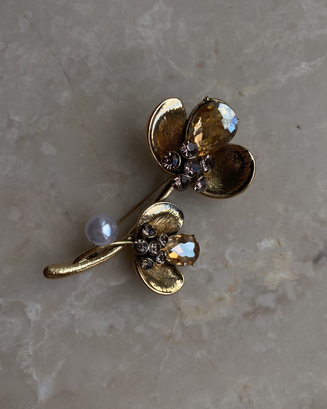 Kahve Taşlı Çiçek Broş